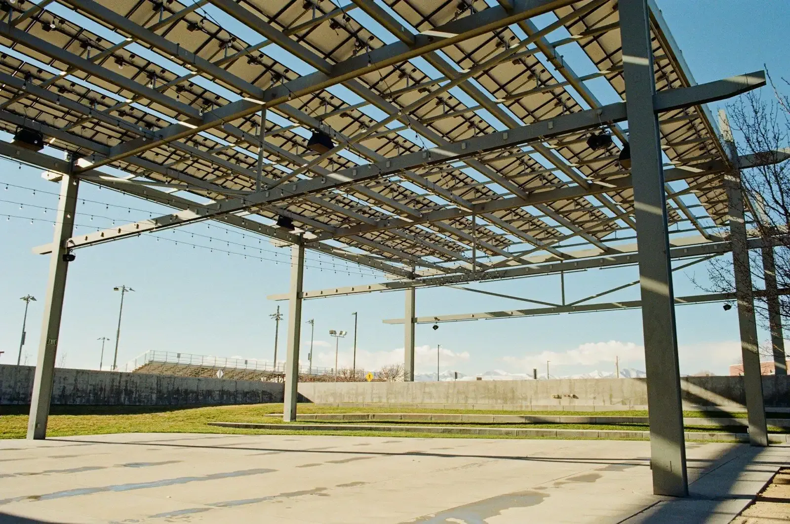 Ombrière photovoltaïque sur un parking